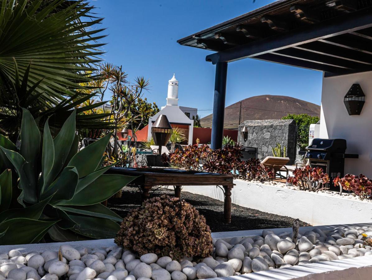 Villa Canis Tías Eksteriør bilde